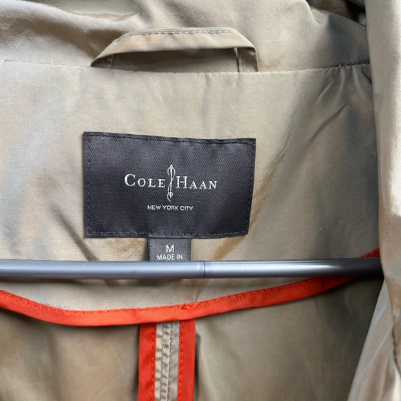 Shimmery gold trench coat/ Rain coat - Picture 4 of 10